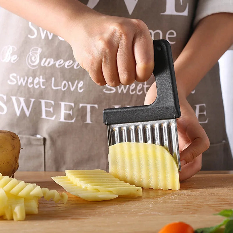 Afralia™ Stainless Steel Wavy Cutter Knife for Potato Chips Vegetable Fruit Cooking Tool