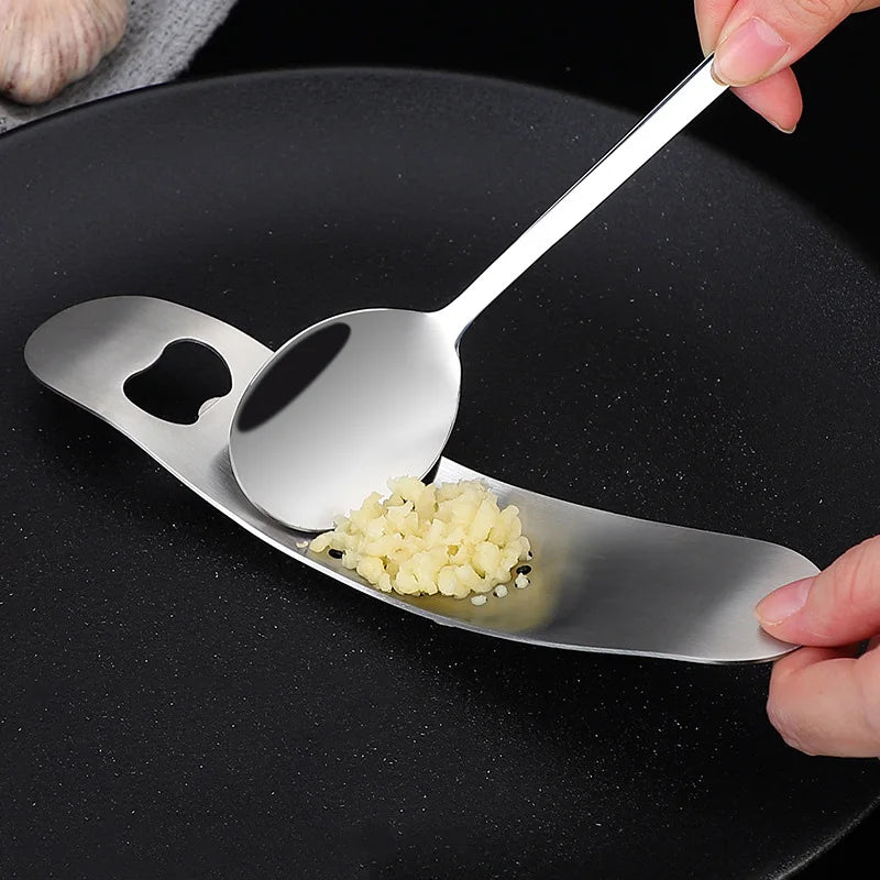 Afralia™ Garlic Press - Kitchen Gadget for Vegetables and Fruits