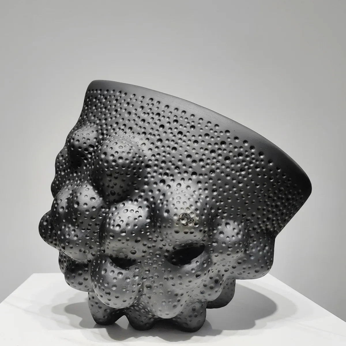 Afralia™ Black Ceramic Pleated Vase for Stylish Flower Arrangements