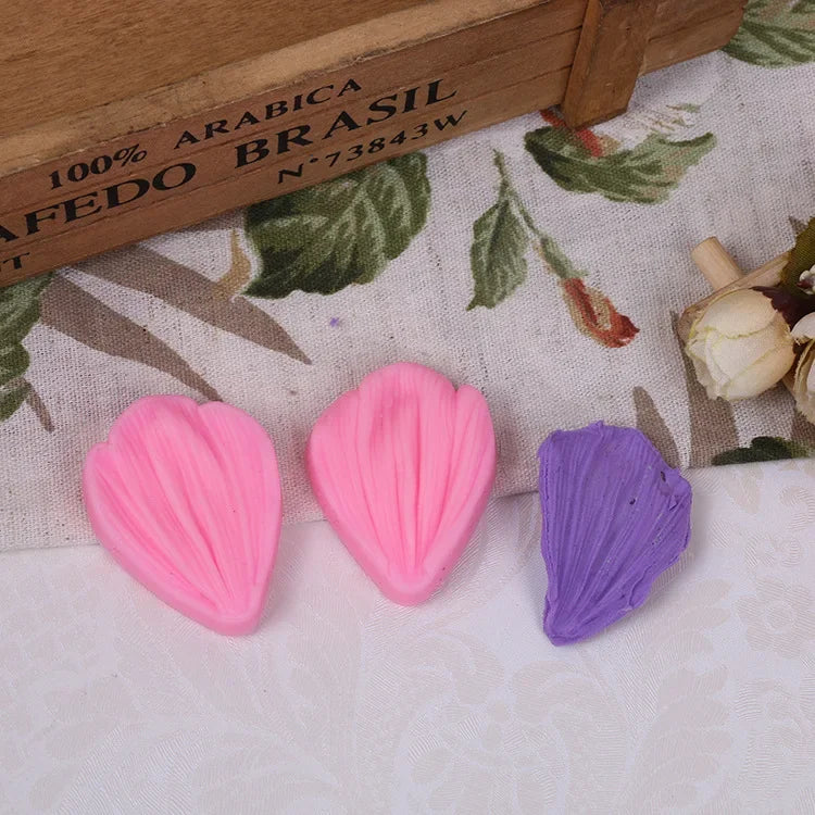 Afralia™ Chrysanthemum Petal Silicone Mold for Cake Decorating and Baking