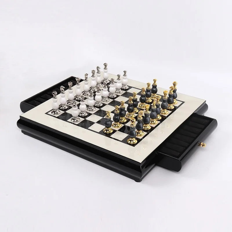 Afralia™ Handmade Wooden Chess Set with Zinc Alloy King & Queen - Plaid Design