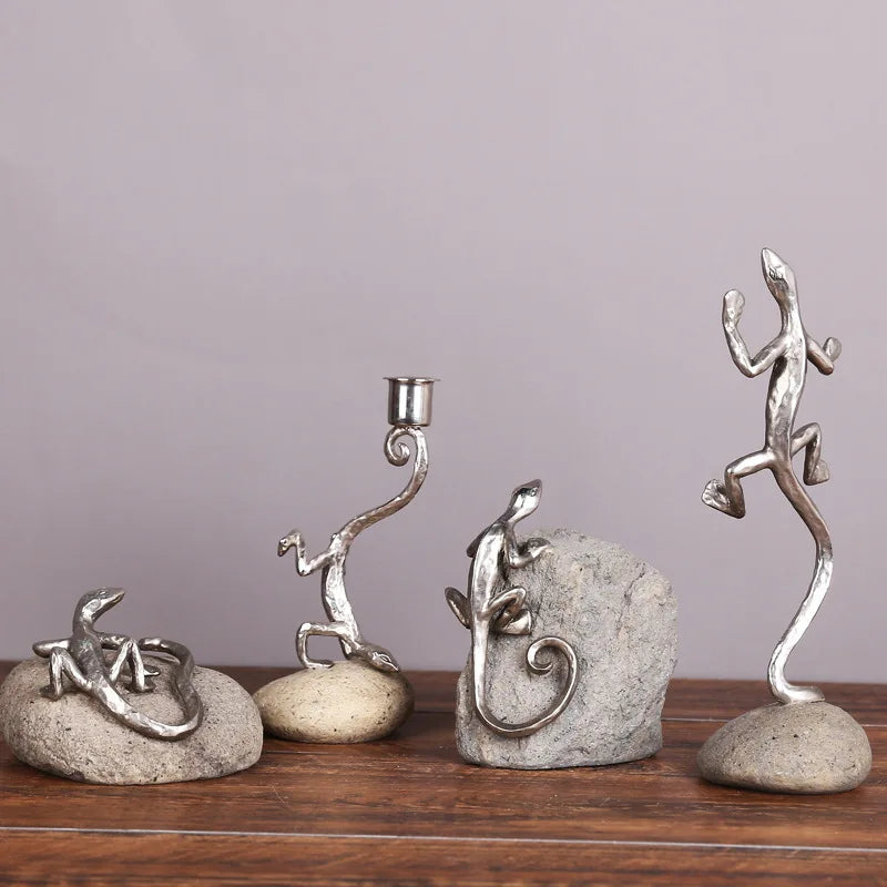 Afralia™ Gecko Lizard Resin Candlestick: Home Decor Figurine & Candelabrum