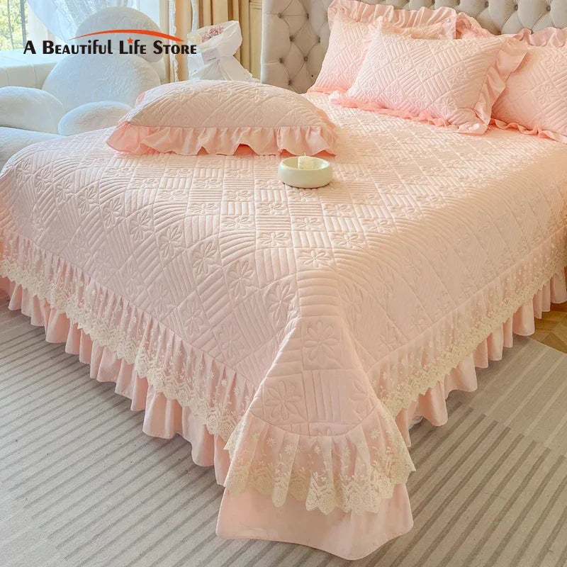 Afralia™ Lace Ruffles Quilted Bedspread Set with Pillowcases