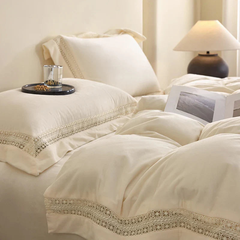 Afralia™ Cozy Velvet Lace Bedding Set: Duvet Cover, Sheet, Pillowcases - 4Pcs Warm & Stylish