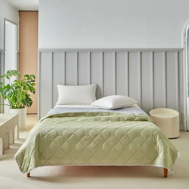 Afralia™ Cool Summer Blanket: Lightweight Soft Ice Cooling Comforter for Hot Sleepers