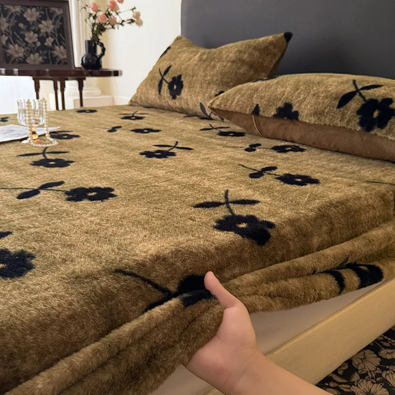 Afralia™ Winter Faux Rabbit Fur Fitted Sheet - Warm & Non-Slip Mattress Cover - Dark Pattern Printed
