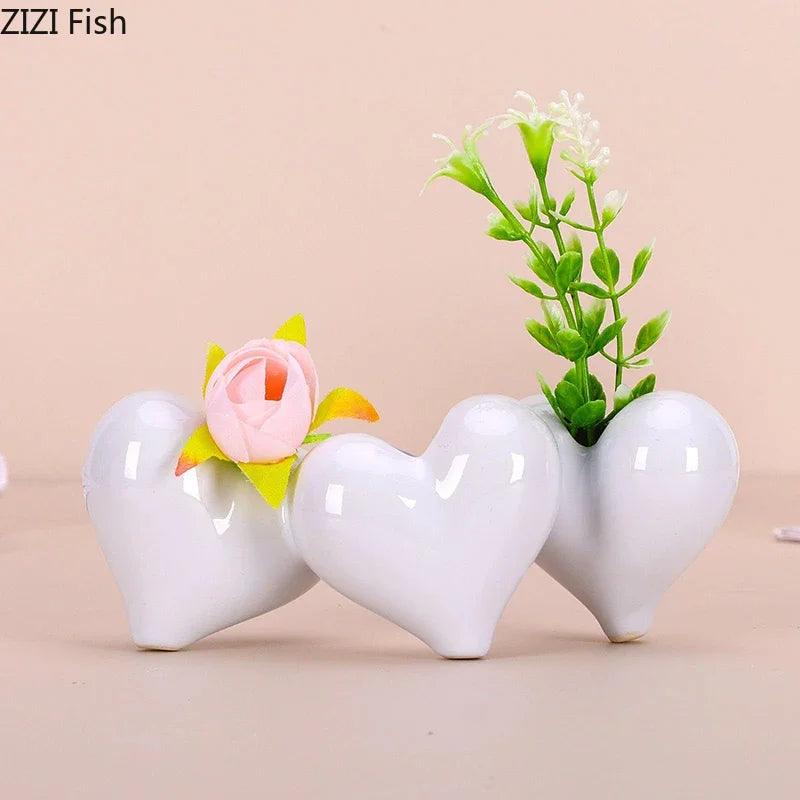 Afralia™ Heart Ceramic Vase Modern Floral Arrangement Desk Decoration Aesthetic Decor
