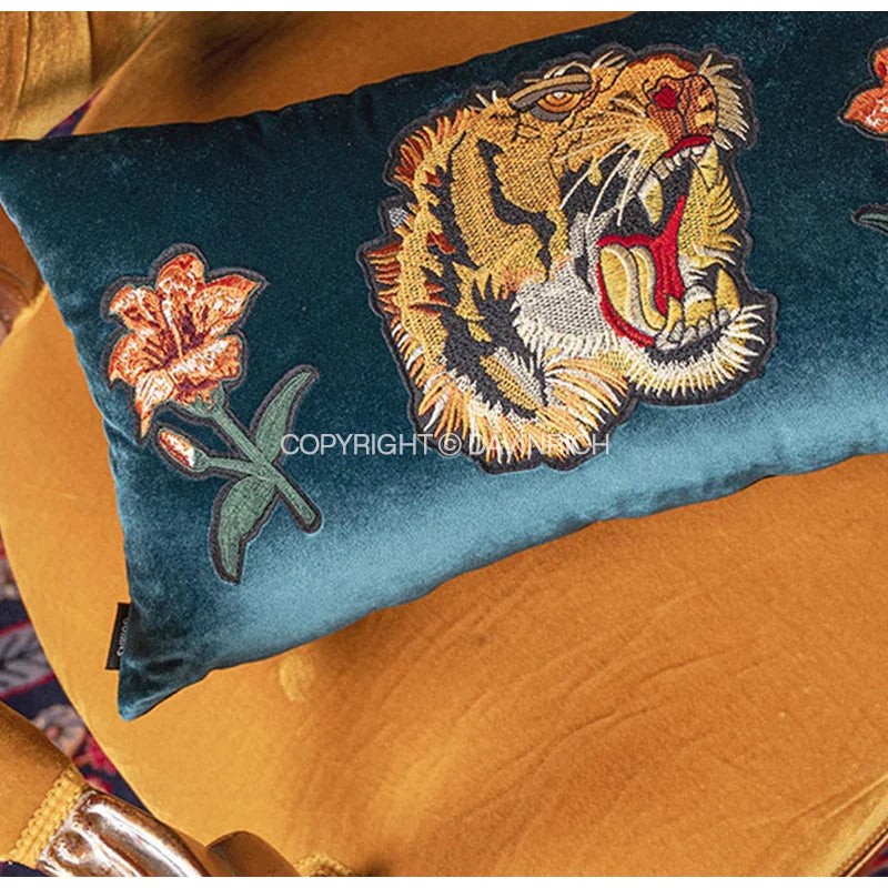 Afralia™ Velvet Cushion Cover with Tiger Cat Applique Embroidery, 45x45cm Luxurious Retro Style