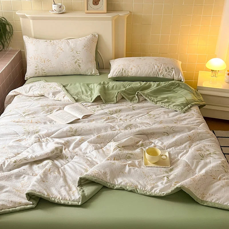 Afralia™ Floral Print Cooling Blanket – Lightweight Polyester Quilted Blanket