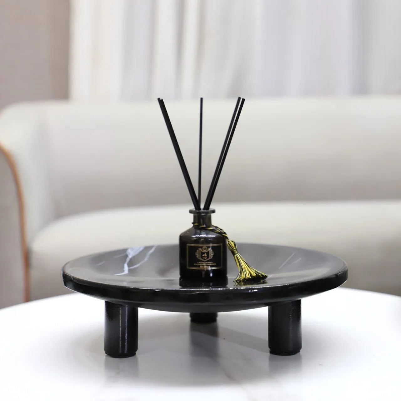 Afralia™ Imitation Marble Resin Three-Legged Fruit Tray - Minimalist Desktop Decoration