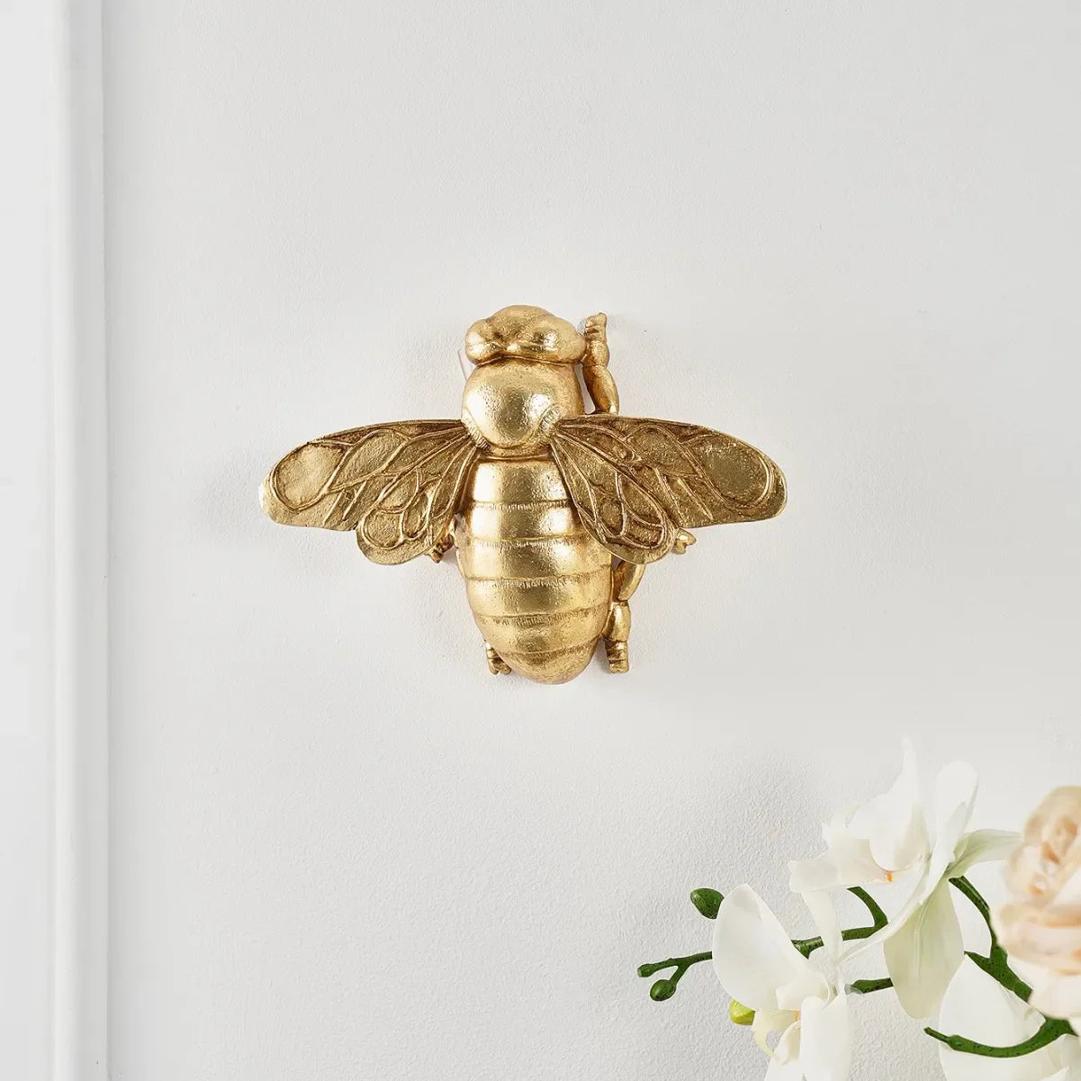 Afralia™ Golden Bee Resin Insect Statue Wall Hanger - Background Decoration