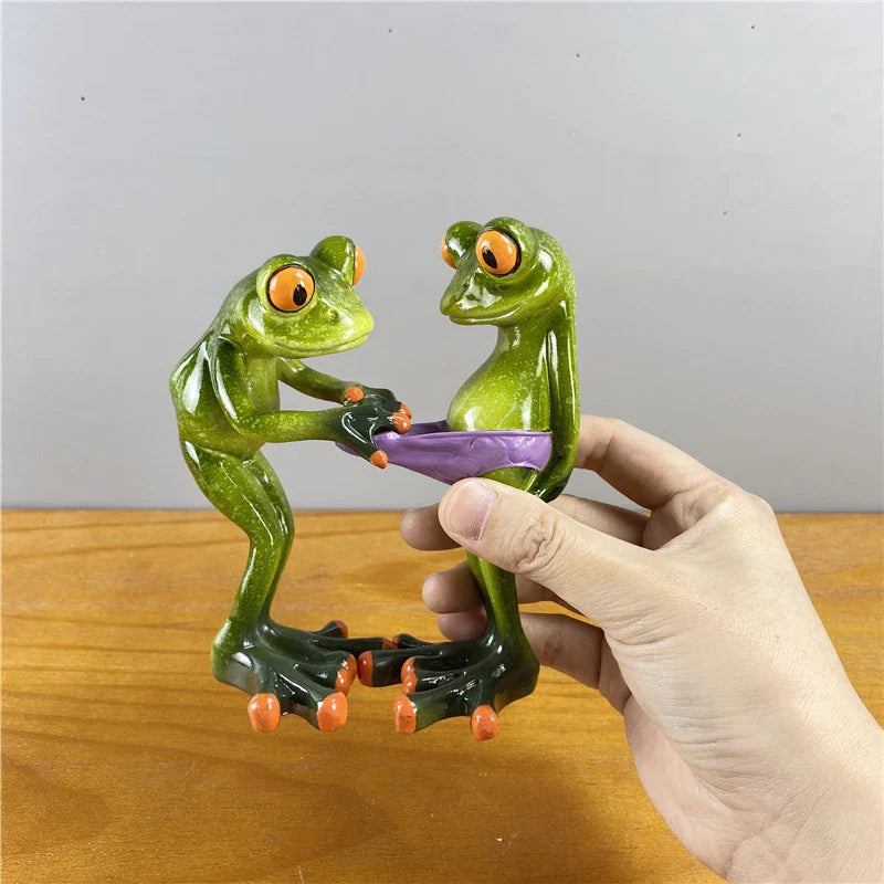 Afralia™ Leggy Frog Couple Figurine: Modern Wedding Home Decor Statue