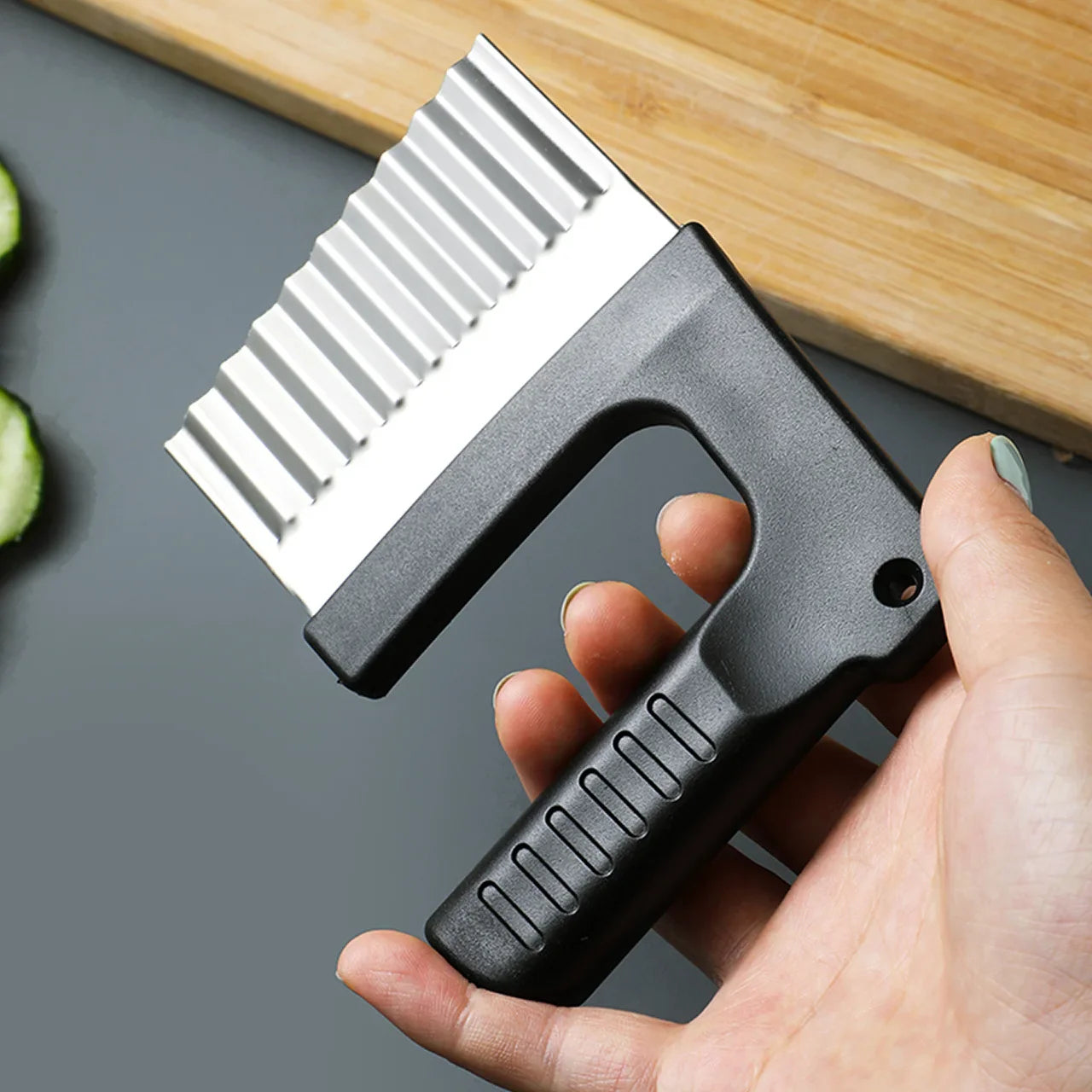 Afralia™ Stainless Steel Wavy Cutter Knife for Potato Chips Vegetable Fruit Cooking Tool