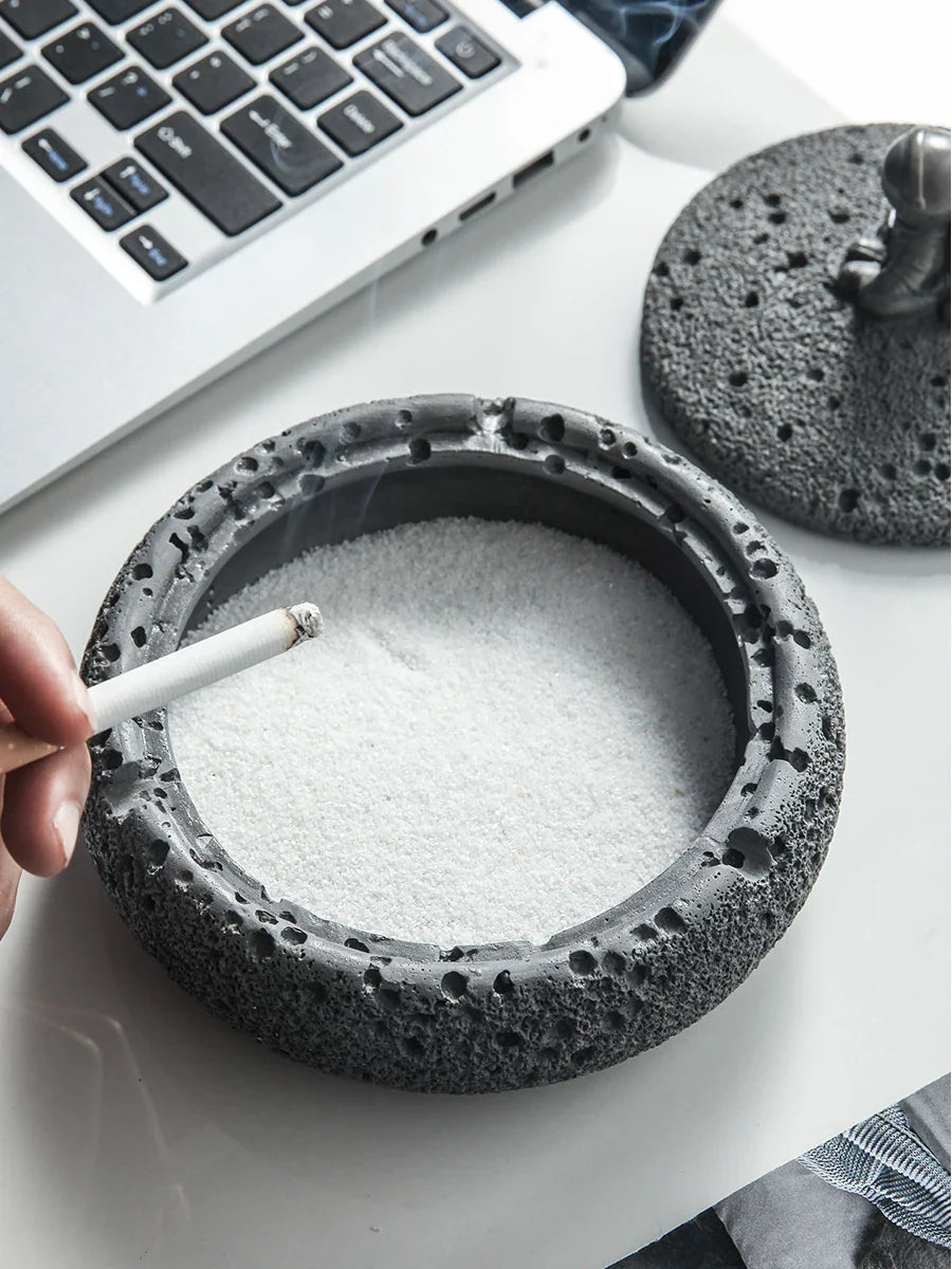 Afralia™ Cement Astronaut Ashtray with Lid - High Temperature Resistant Cigar Ashtray