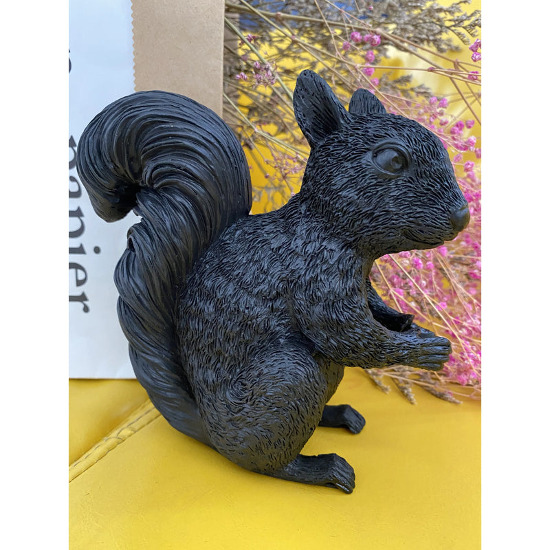 Afralia™ Squirrel Night Lamp - Kids Room Cute Animal Decoration - Bedside Table Light