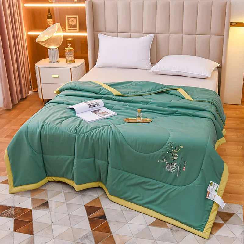 Afralia™ Mugwort Fibre Summer Quilt: Antibacterial, Mosquito Repellent, Skin-Friendly Comforter