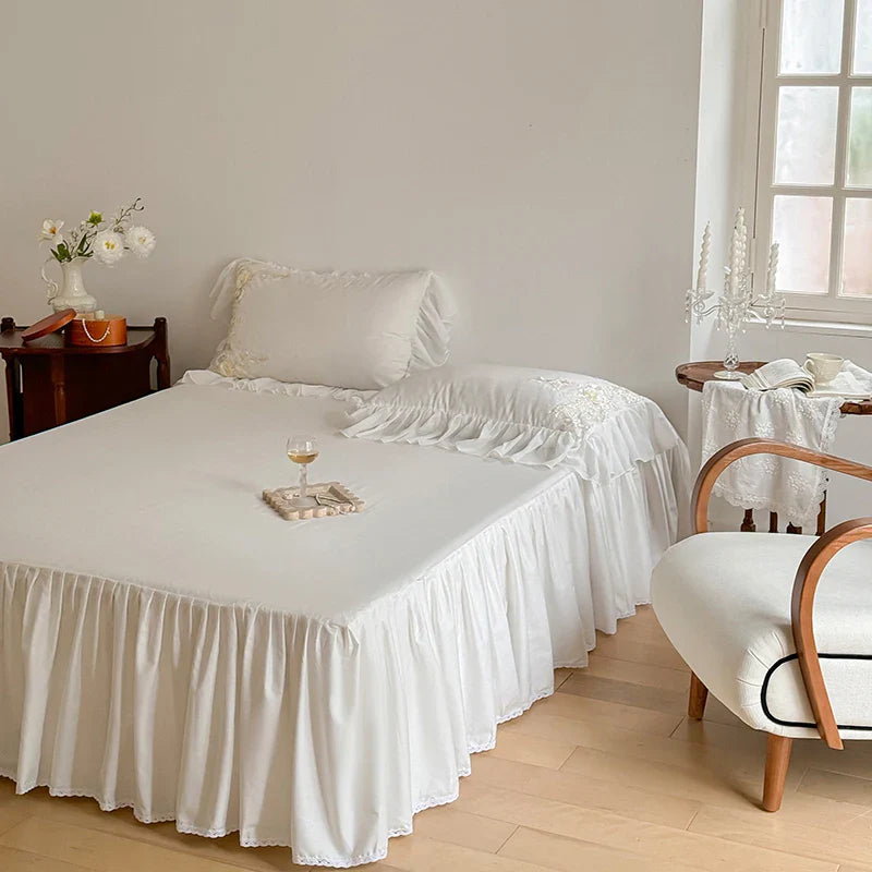 Afralia™ French Rose Flowers Lace Wedding Bedding Set with Ruffles