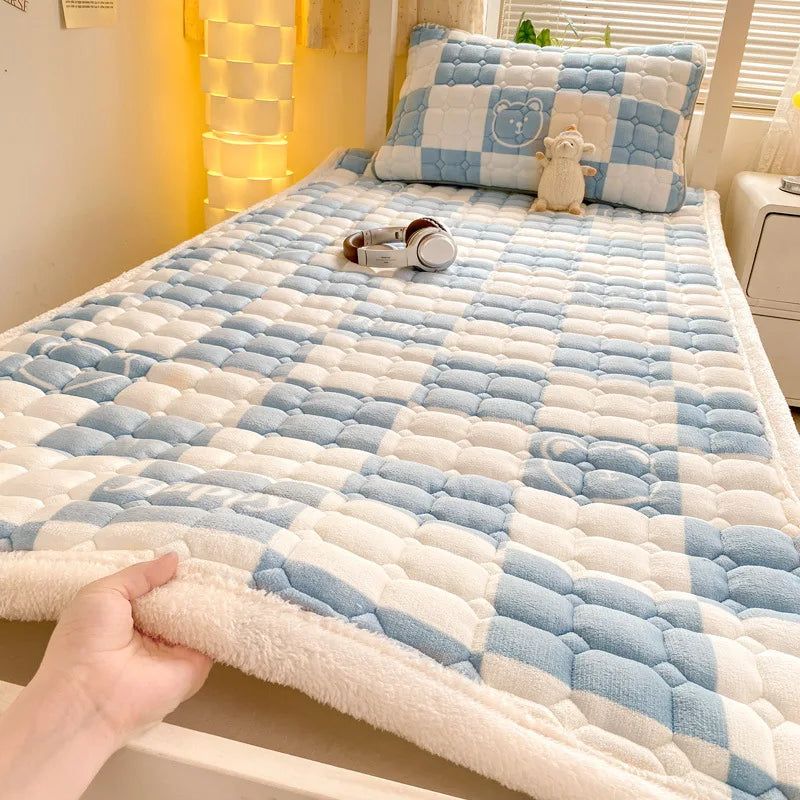 Afralia™ Winter Milk Velvet Bedspread King Size Quilted Mattress Pad Mattress Protector