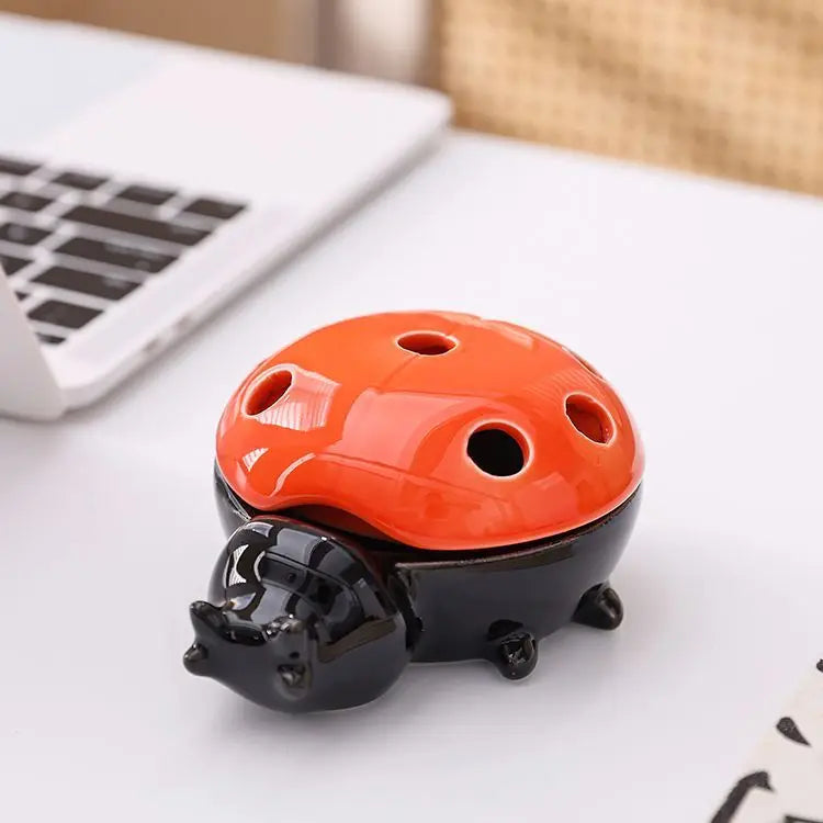 Afralia™ Seven Star Ladybug Ashtray: Cartoon Animal Ceramic Car Decor Gift
