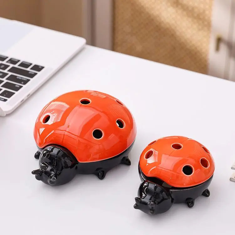 Afralia™ Seven Star Ladybug Ashtray: Cartoon Animal Ceramic Car Decor Gift