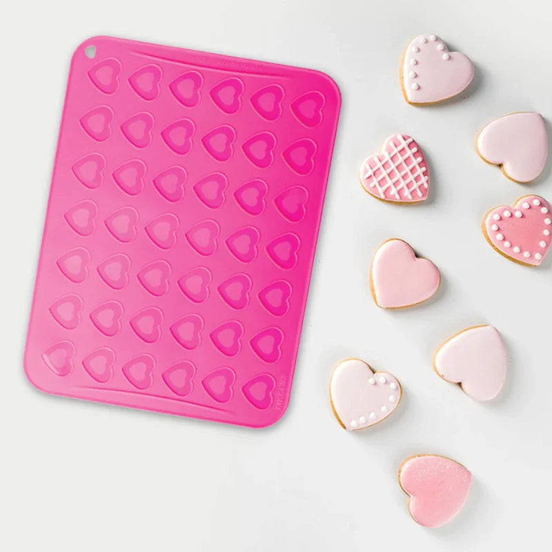 Afralia™ Silicone Heart-Shaped Macaron Baking Mat for Cake Making and Oven Baking