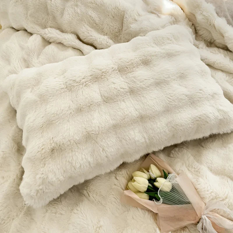 Luxury Faux Fur Bedding Set by Afralia™: Super Soft Bubble Fleece Duvet Cover, Quilt, and Sheet Set.