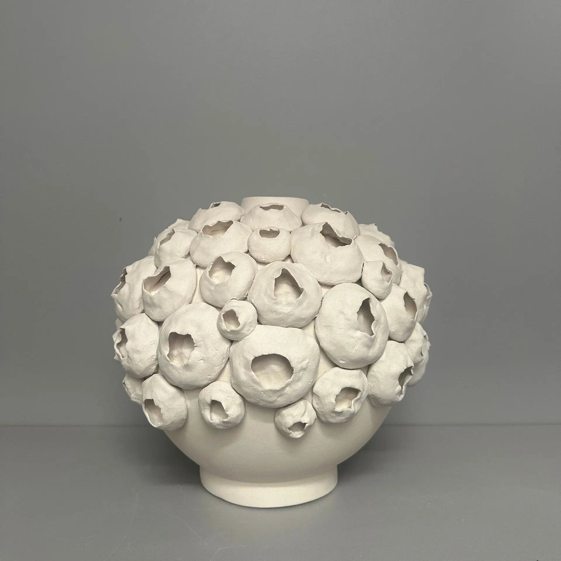 Afralia™ White Floral Ceramic Vase Room Decor Minimalistic Desk Arrangement Flowers Pots