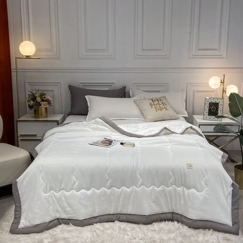 Afralia™ Lightweight Summer Quilt Queen Size 180x220, Soft & Breathable Duvet Blanket