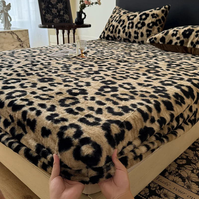 Afralia™ Winter Faux Rabbit Fur Fitted Sheet - Warm & Non-Slip Mattress Cover - Dark Pattern Printed