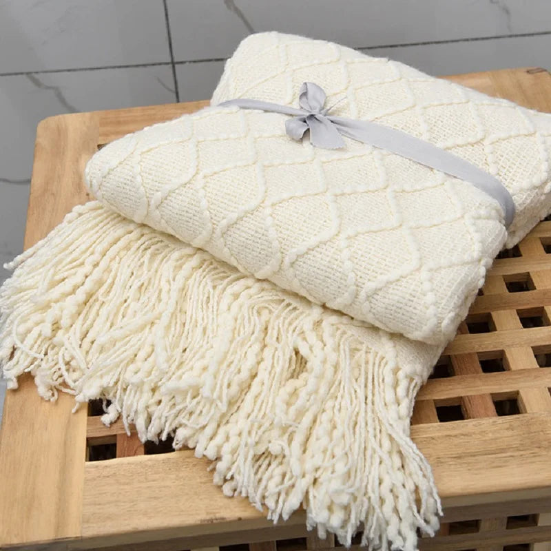Afralia™ Plaid Knit Throw Blanket with Tassels - Cozy Home Decor for Sofa, Bed, or Shawl