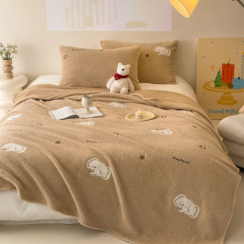 Afralia™ Cozy Teddy Fleece Blanket - Luxury Bedspread for All Seasons