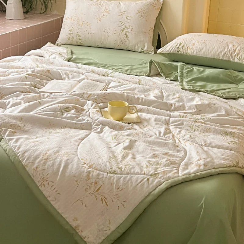 Afralia™ Floral Print Cooling Blanket – Lightweight Polyester Quilted Blanket