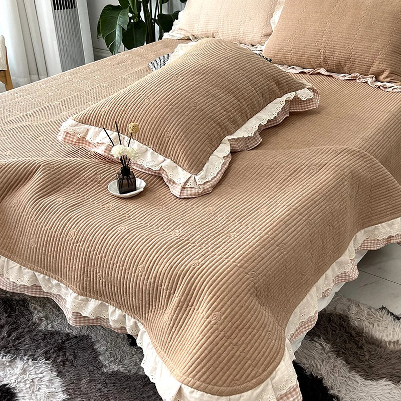 Afralia™ Lace Ruffles Quilted Bedspread Set with Pillowcases Queen Size
