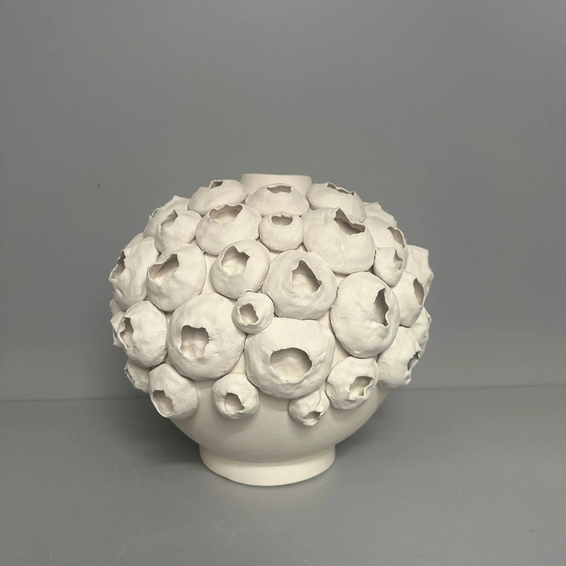 Afralia™ White Floral Ceramic Vase Room Decor Minimalistic Desk Arrangement Flowers Pots
