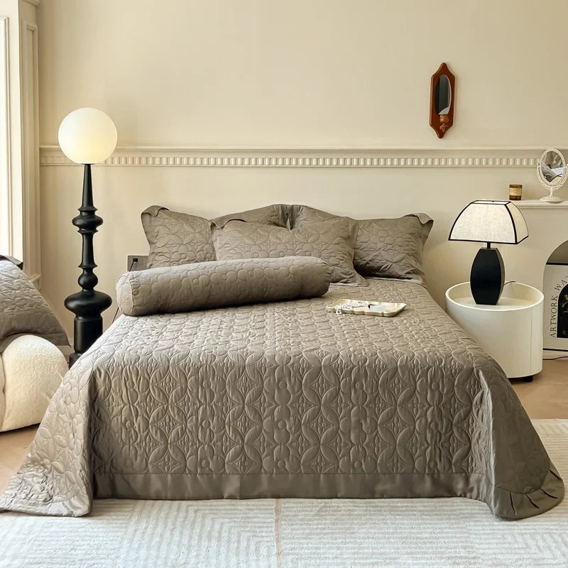 Afralia™ Eucalyptus Fiber Bedspread for a Cooling, Silky Bed Experience