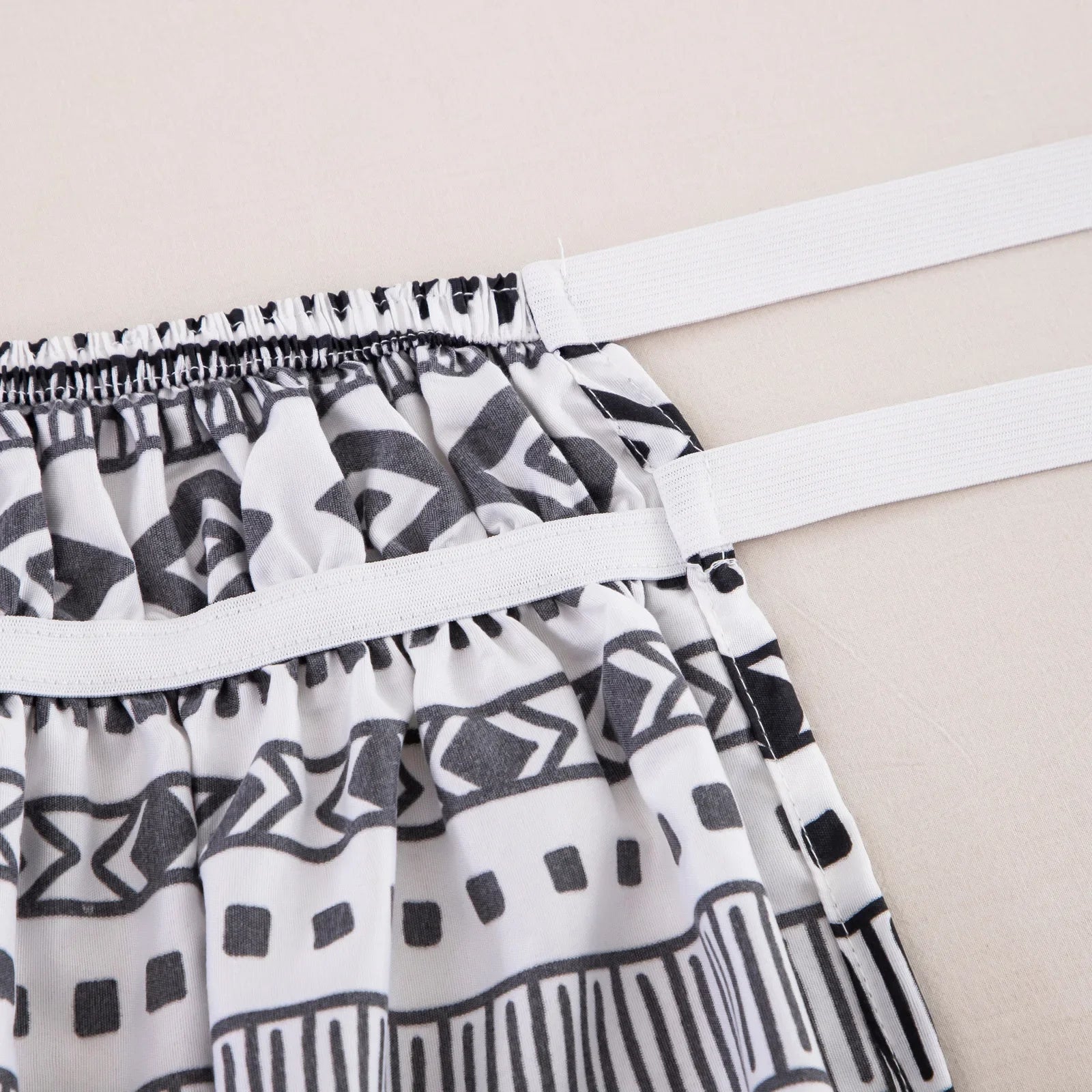 Afralia™ Elastic Band Diamond Lattice Ruffled Bed Skirt for Queen Size Mattress