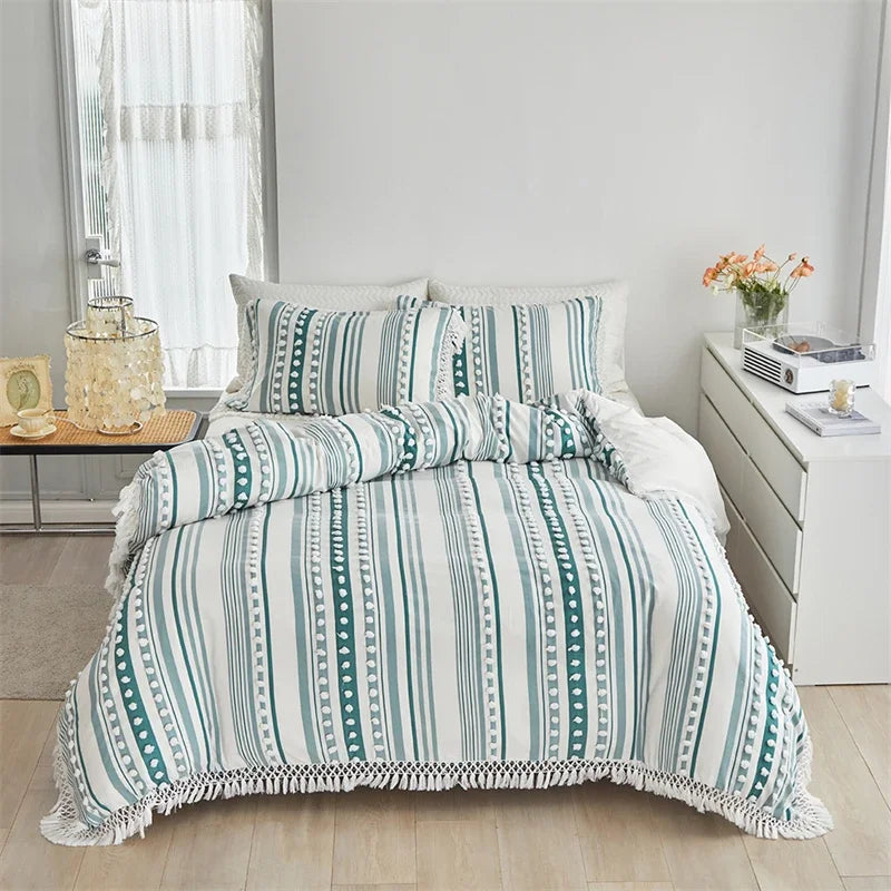 Afralia™ Luxury Striped Cut Flowers King Duvet Set with Tassels & Pillowcases