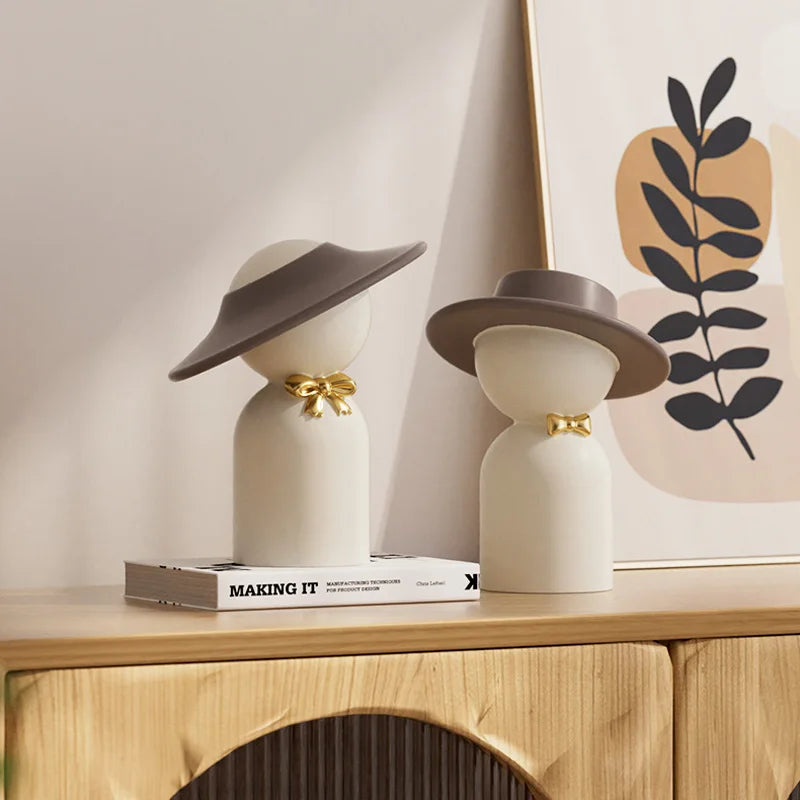 Afralia™ Abstract Couple Bust Sculpture: Modern Decorative White Statue for Stylish Home Decor