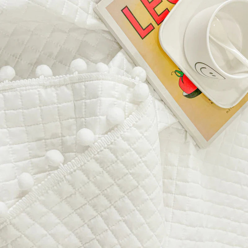 Afralia™ White Pink Summer Bedspread Air-conditioning Blanket Hair Ball Edge Quilt