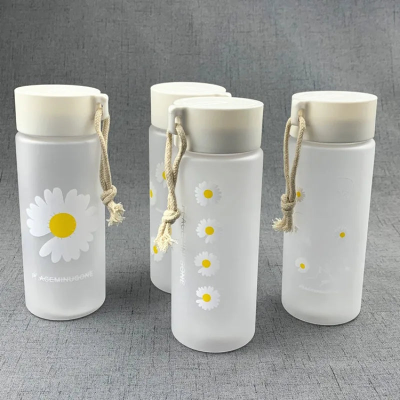 Afralia™ Small Daisy Frosted Plastic Water Bottle 550ml with Portable Rope