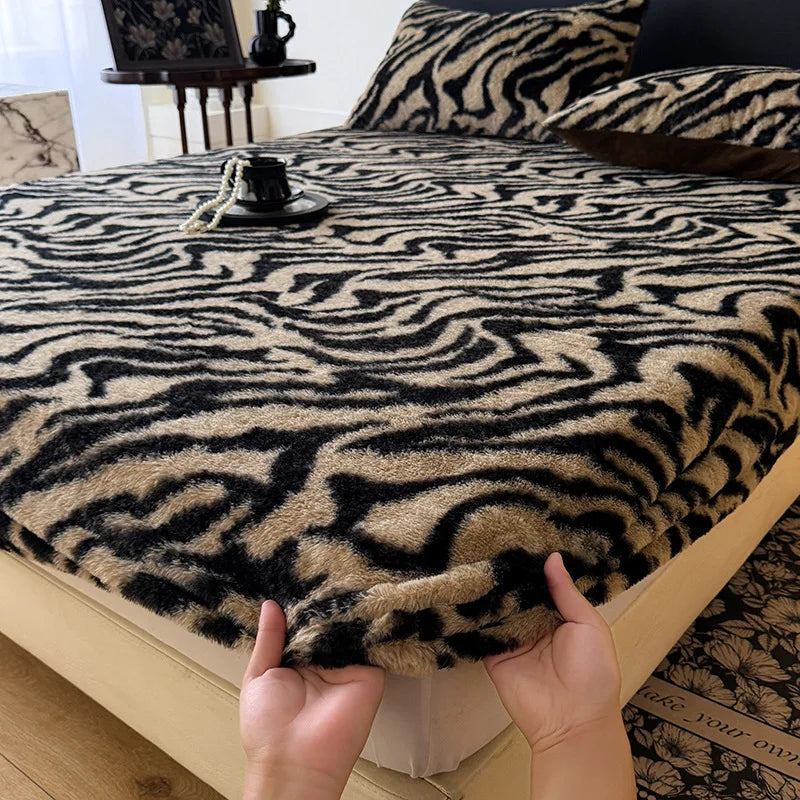 Afralia™ Winter Faux Rabbit Fur Fitted Sheet - Warm & Non-Slip Mattress Cover - Dark Pattern Printed
