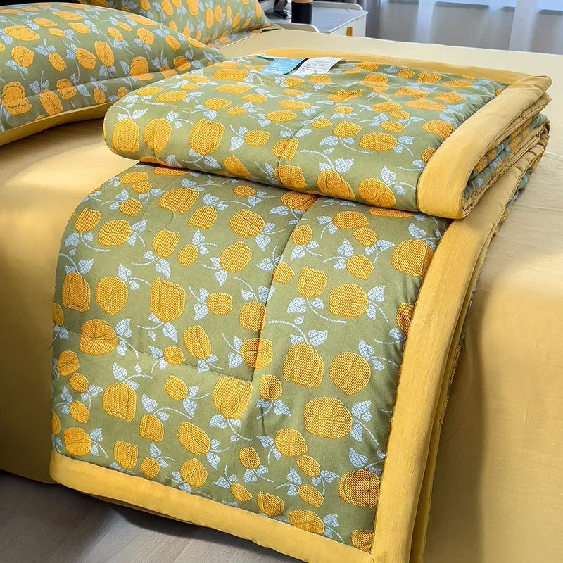 Afralia™ Retro Print Summer Cooling Comforter for Queen/King Beds