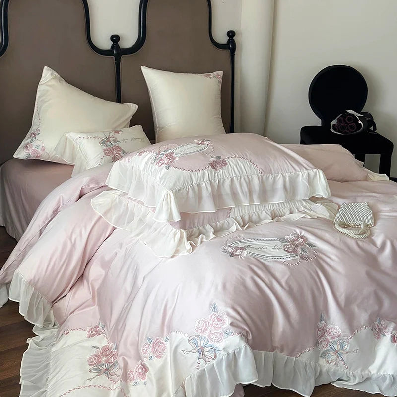 Afralia™ Egyptian Cotton Flowers Bedding Set with Lace Ruffles, Queen/King, 1000TC
