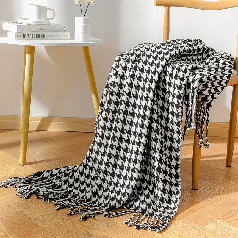 Afralia™ Houndstooth Throw Blanket