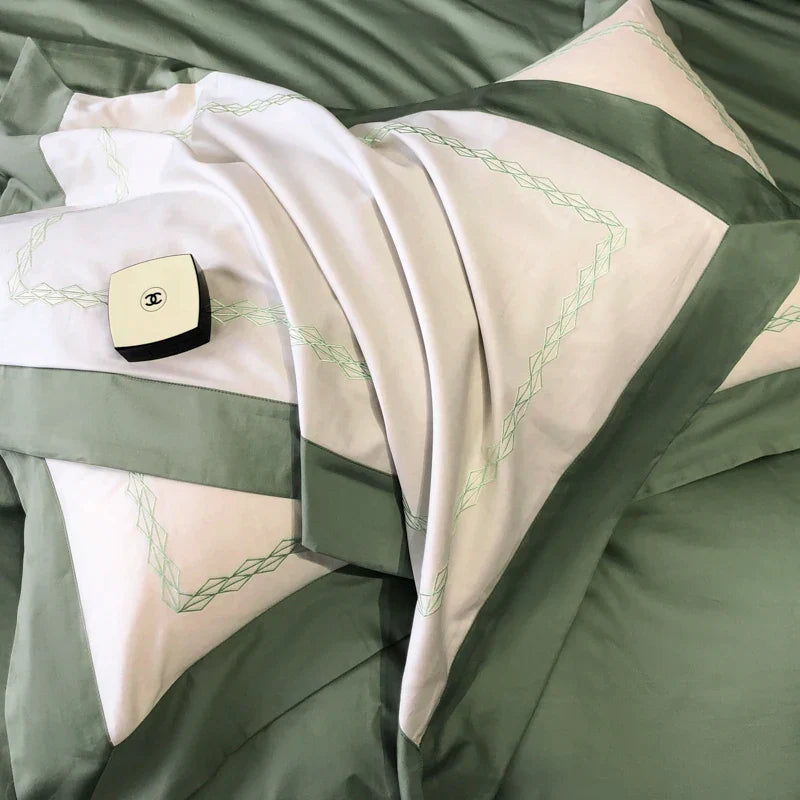 Afralia™ Luxury Embroidered 600TC Egyptian Cotton Bedding Set - Queen/King