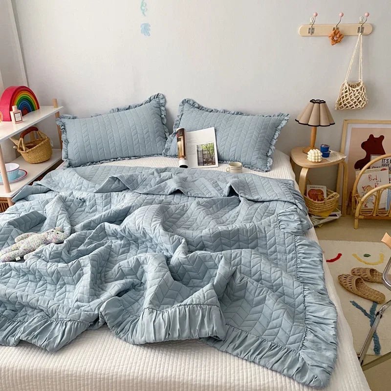 Afralia™ Princess Pleated Quilts Soft Skin-friendly Thin Blanket