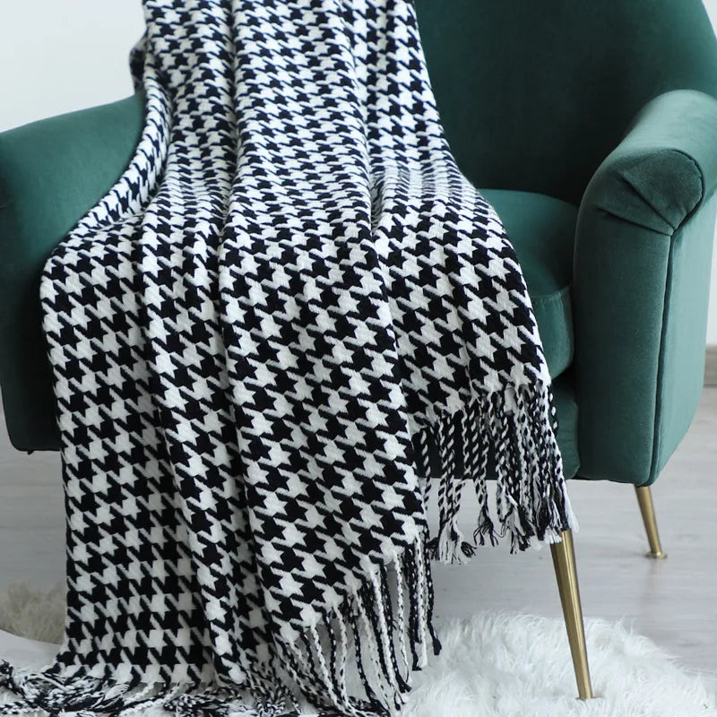 Afralia™ Houndstooth Throw Blanket