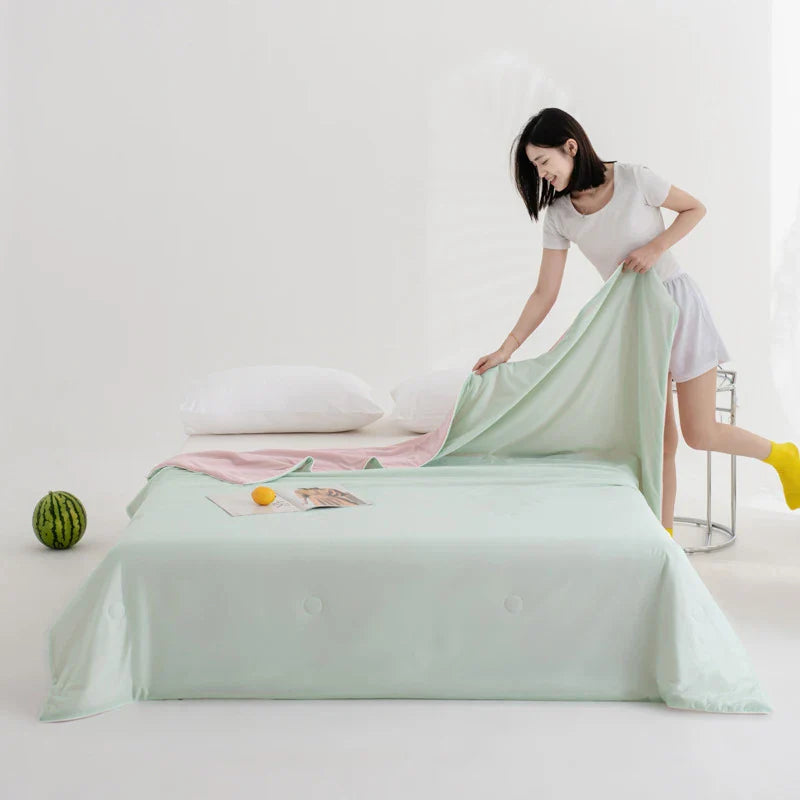 Afralia™ Cool Fibre Summer Quilt: Soft, Breathable & Machine Washable Light Blanket