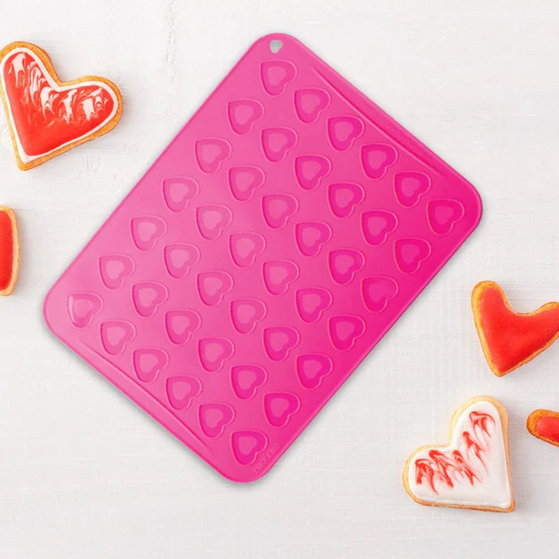 Afralia™ Silicone Heart-Shaped Macaron Baking Mat for Cake Making and Oven Baking