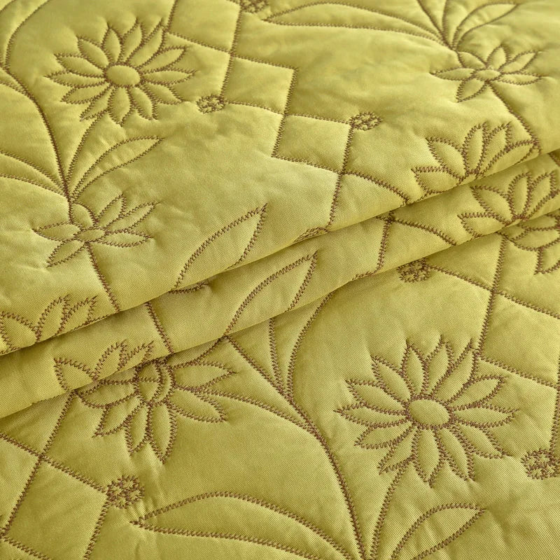 Afralia™ Silky Lyocell Eucalyptus Fiber Quilted Bedspread with Ruffles